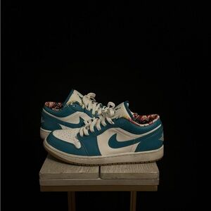 Low air Jordan’s good condition. Size 8.5